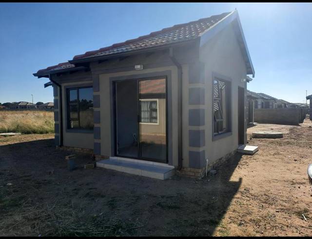 2 BEDROOM HOUSE FOR SALE IN VANDERBIJLPARK CE7